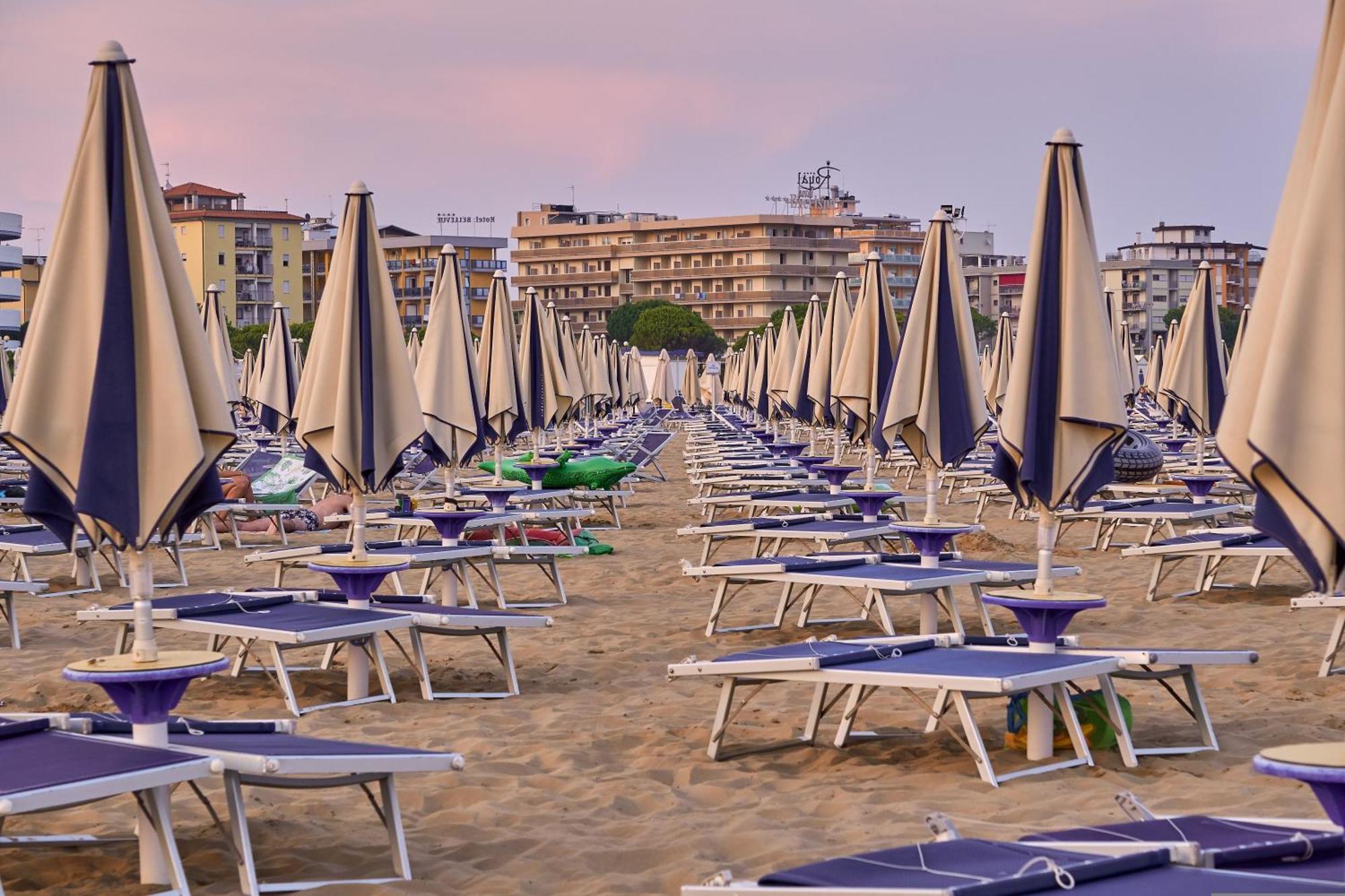 Apartment With Private Garden In - Beahost Bibione